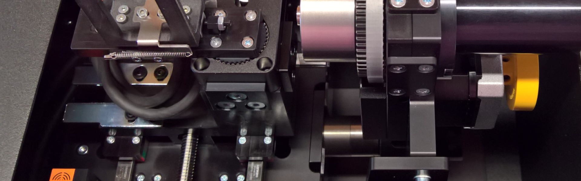 Ausschnitt präziser automatisierter Kalibrierstation für die Medizintechnik Ausschnitt präziser automatisierter Kalibrierstation für die Medizintechnik